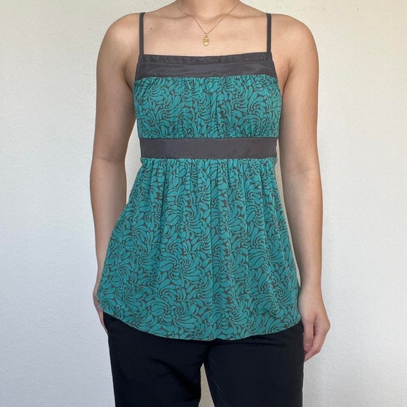 The Limited Green Patterned Top - Picture 5 of 6